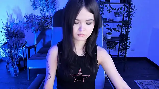 Elainebeness online show from December 2, 2025, 8:10 pm