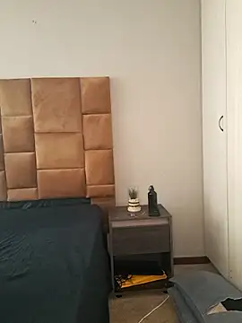 thicktash online show from September 21, 2025, 7:57 am