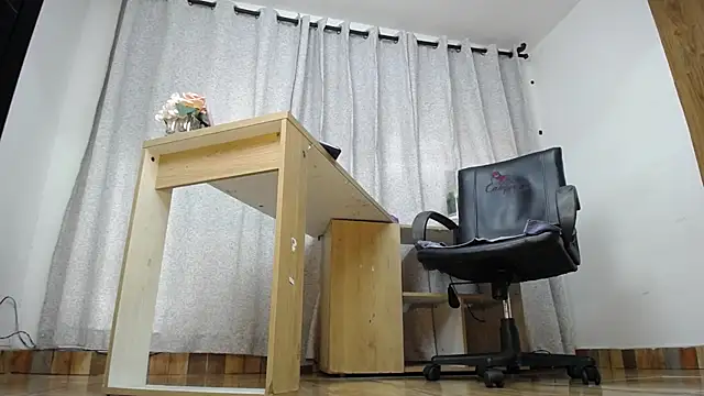 Kathleen Rodriguez online show from November 11, 2025, 11:27 am