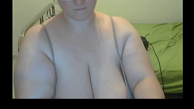 Maebi online show from July 16, 2026, 8:39 pm