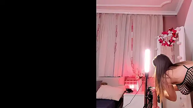 Tender Amber online show from March 19, 2025, 8:34 am