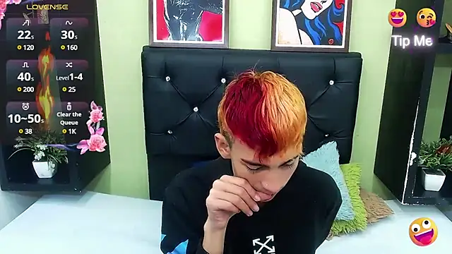 Snapshot of ttimy_x_boy chatting on March 20, 2025, 9:02 pm ttimy x boy online show from March 20, 2025, 9:02 pm