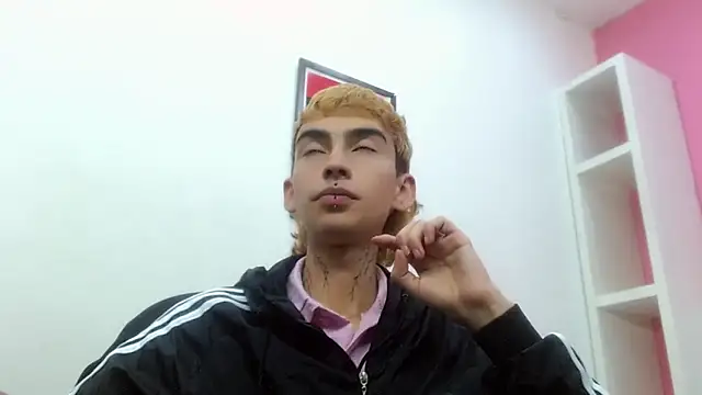 ttimy x boy online show from February 26, 2026, 3:17 am