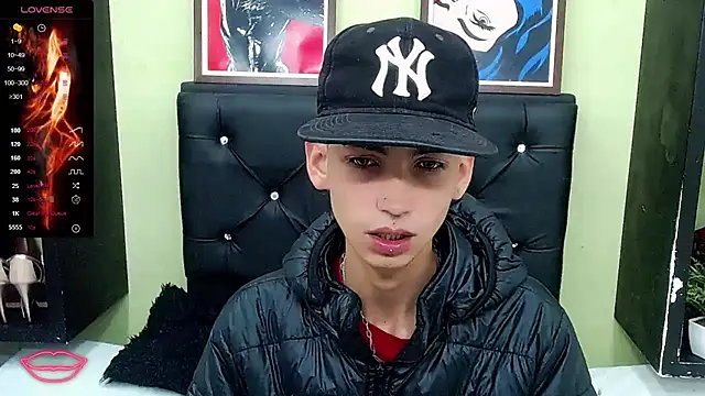 Snapshot of ttimy_x_boy chatting on March 10, 2025, 8:12 pm ttimy x boy online show from March 10, 2025, 8:12 pm