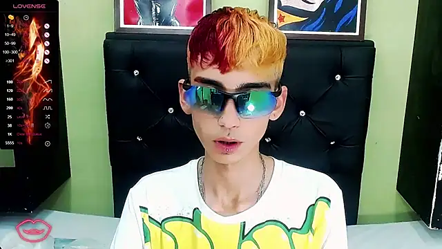 Snapshot of ttimy_x_boy chatting on March 13, 2025, 2:16 am ttimy x boy online show from March 13, 2025, 2:16 am