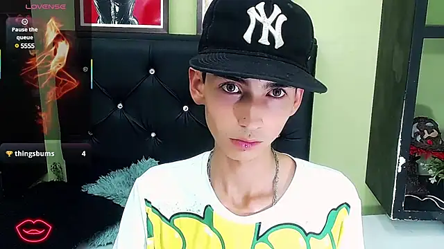 Snapshot of ttimy_x_boy chatting on March 6, 2025, 7:43 pm ttimy x boy online show from March 6, 2025, 7:43 pm