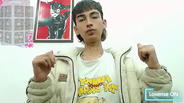 Snapshot of ttimy_x_boy chatting on October 13, 2025, 10:43 pm ttimy x boy online show from October 13, 2025, 10:43 pm