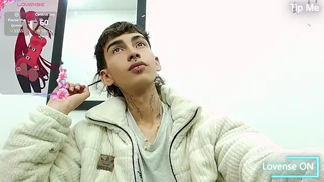 Snapshot of ttimy_x_boy chatting on October 4, 2025, 4:36 am ttimy x boy online show from October 4, 2025, 4:36 am