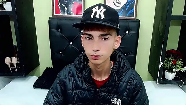 Snapshot of ttimy_x_boy chatting on March 10, 2025, 11:16 pm ttimy x boy online show from March 10, 2025, 11:16 pm