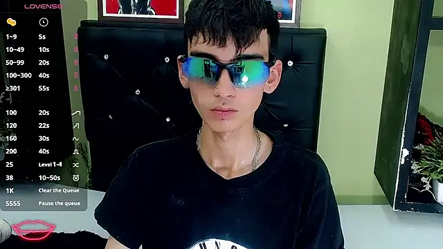 Snapshot of ttimy_x_boy chatting on March 1, 2025, 11:15 pm ttimy x boy online show from March 1, 2025, 11:15 pm