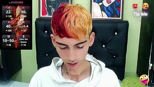 Snapshot of ttimy_x_boy chatting on March 19, 2025, 12:04 am ttimy x boy online show from March 19, 2025, 12:04 am