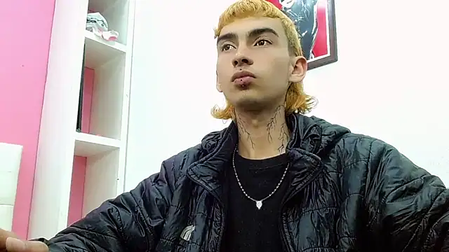 ttimy x boy online show from February 5, 2026, 7:21 pm