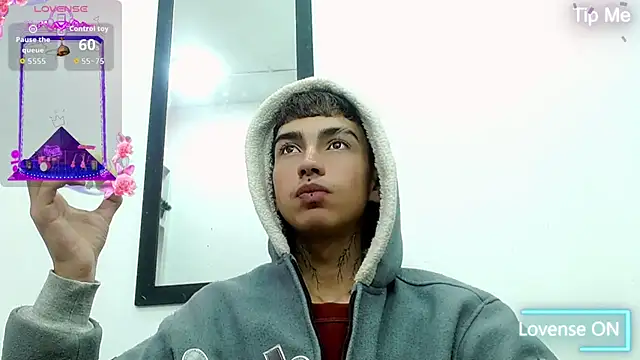 Snapshot of ttimy_x_boy chatting on September 21, 2025, 8:47 pm ttimy x boy online show from September 21, 2025, 8:47 pm