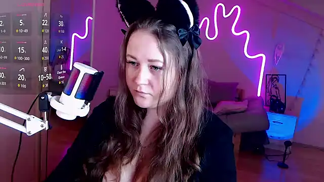 LizzyShine online show from September 14, 2025, 1:22 pm