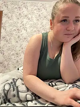 LizzyShine online show from March 18, 2025, 7:12 pm