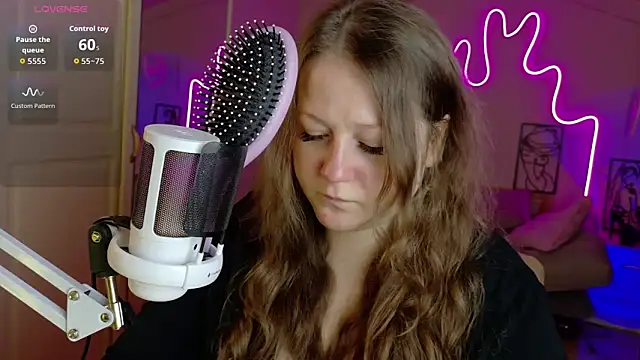 LizzyShine online show from October 7, 2025, 5:58 pm