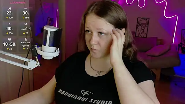 LizzyShine online show from October 19, 2025, 4:54 pm