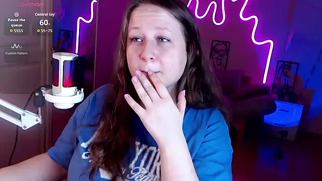 LizzyShine online show from September 23, 2025, 4:03 pm