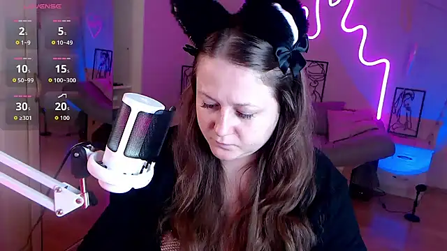 LizzyShine online show from September 18, 2025, 1:58 pm