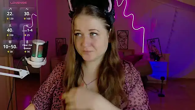 LizzyShine online show from November 18, 2025, 9:12 am