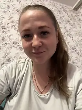LizzyShine online show from March 3, 2025, 9:15 pm