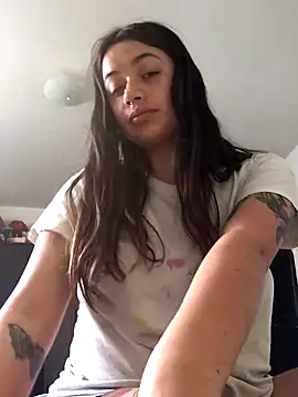 Miss oliviaa online show from October 24, 2025, 12:15 pm