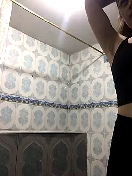 Miss oliviaa online show from October 2, 2025, 11:02 am