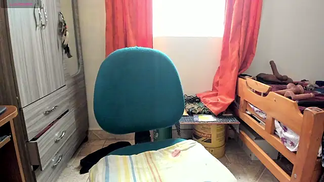 Miss oliviaa online show from October 7, 2025, 1:01 pm