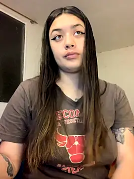 Miss oliviaa online show from October 28, 2025, 12:00 am