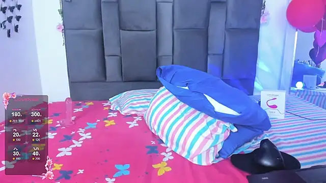 Snapshot of Violett_Taylor chatting on March 21, 2025, 2:39 am Violett Taylor online show from March 21, 2025, 2:39 am