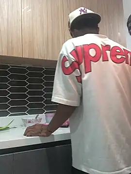 logannth online show from February 3, 2026, 11:43 pm