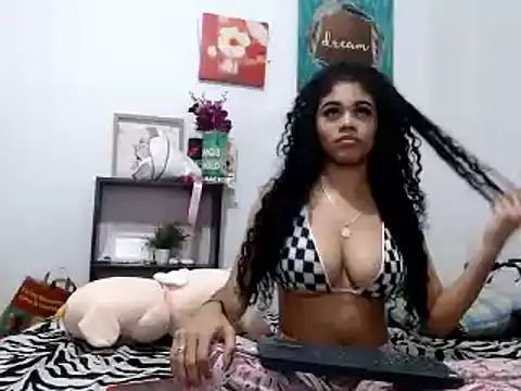 funny  queen online show from December 4, 2024, 6:49 am