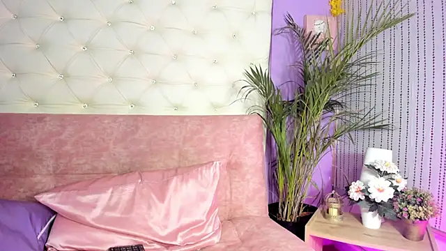 Snapshot of emaa_lambert chatting on March 7, 2025, 1:42 am emaa lambert online show from March 7, 2025, 1:42 am