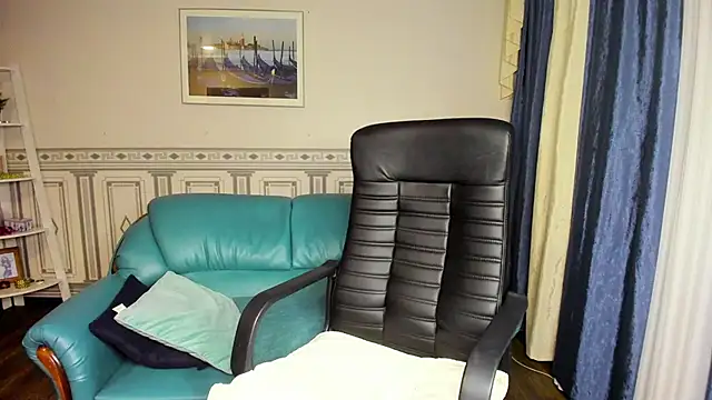 Snapshot of Helen_Elliot chatting on February 28, 2025, 4:42 pm Helen Elliot online show from February 28, 2025, 4:42 pm