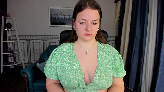Snapshot of Helen_Elliot chatting on February 28, 2025, 4:21 am Helen Elliot online show from February 28, 2025, 4:21 am