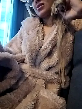 fofinhaa12 online show from November 29, 2025, 2:28 pm