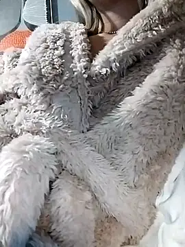 fofinhaa12 online show from November 27, 2025, 3:01 pm