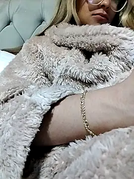 fofinhaa12 online show from November 6, 2025, 12:36 am