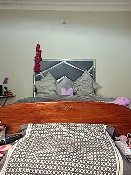 ThickianaRider online show from May 10, 2026, 1:53 am