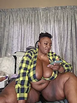 Snapshot of ThickianaRider chatting on November 21, 2025, 4:11 am ThickianaRider online show from November 21, 2025, 4:11 am