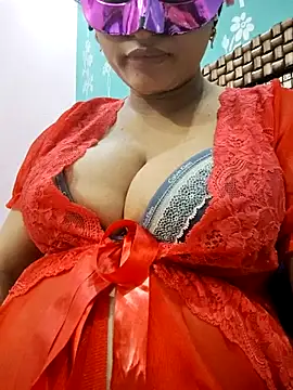 bigtitsqueen online show from November 14, 2025, 4:49 am