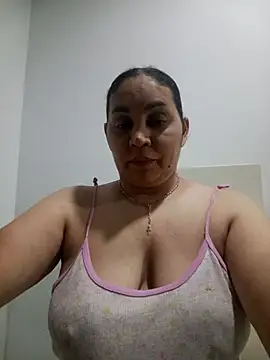 MirandaSoto online show from April 4, 2026, 4:30 am