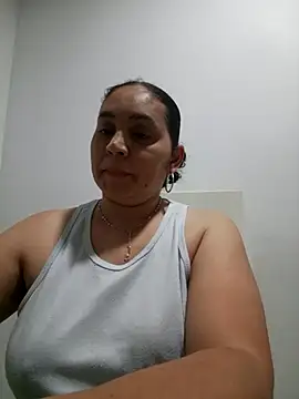 Snapshot of MirandaSoto chatting on October 24, 2025, 4:00 am MirandaSoto online show from October 24, 2025, 4:00 am