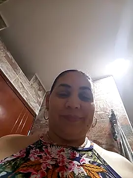 Snapshot of MirandaSoto chatting on October 2, 2025, 3:21 am MirandaSoto online show from October 2, 2025, 3:21 am