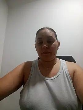 Snapshot of MirandaSoto chatting on September 18, 2025, 4:04 am MirandaSoto online show from September 18, 2025, 4:04 am