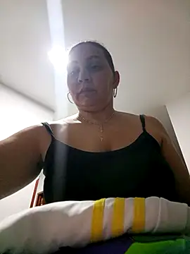 Snapshot of MirandaSoto chatting on October 15, 2025, 3:38 am MirandaSoto online show from October 15, 2025, 3:38 am