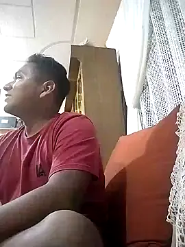 Snapshot of R1ch_Daddy chatting on December 11, 2024, 3:24 am R1ch Daddy online show from December 11, 2024, 3:24 am