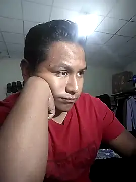 Snapshot of R1ch_Daddy chatting on January 4, 2025, 10:24 pm R1ch Daddy online show from January 4, 2025, 10:24 pm