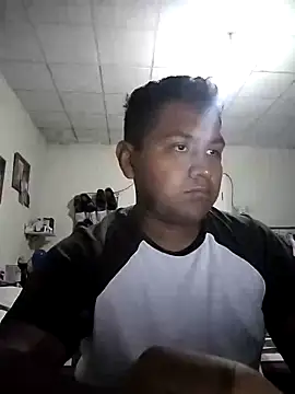 Snapshot of R1ch_Daddy chatting on February 28, 2025, 3:04 am R1ch Daddy online show from February 28, 2025, 3:04 am