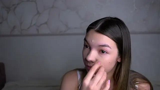 VeronaAppleberry online show from February 13, 2026, 1:05 am